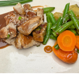 CERDO MAGRO ESTILO TERIYAKI CON MIX DE VEGETALES – (CL10)