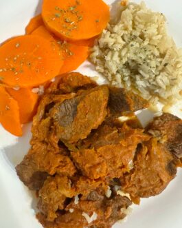 GOULASH CON ARROZ INTEGRAL Y ZANAHORIA VAPOR